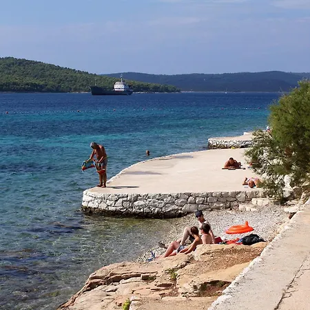 Family-friendly With Swimming Pool Milna, Brac - 22122 *