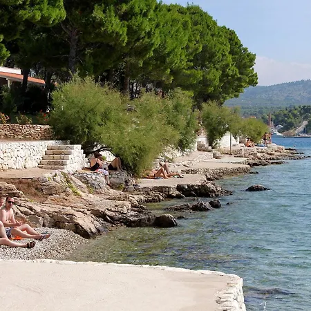 アパート Family-friendly With Swimming Pool Milna, Brac - 22122 ミルナ