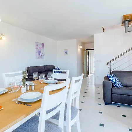 With A Swimming Pool Milna, Brac - 22122 Apartment *