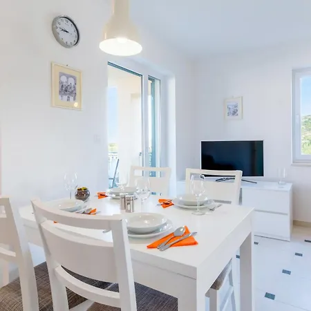 With A Swimming Pool Milna, Brac - 22122 Apartment Milna (Brac)