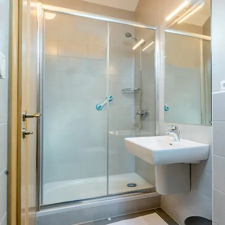 アパート Family-friendly With Swimming Pool Milna, Brac - 22122