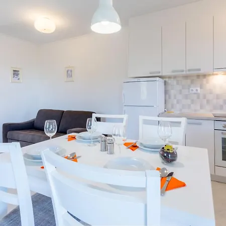 Apartment With A Swimming Pool Milna, Brac - 22122 Milna (Brac)