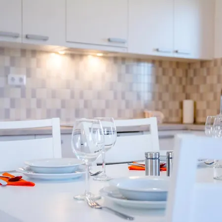 With A Swimming Pool Milna, Brac - 22122 Apartment *